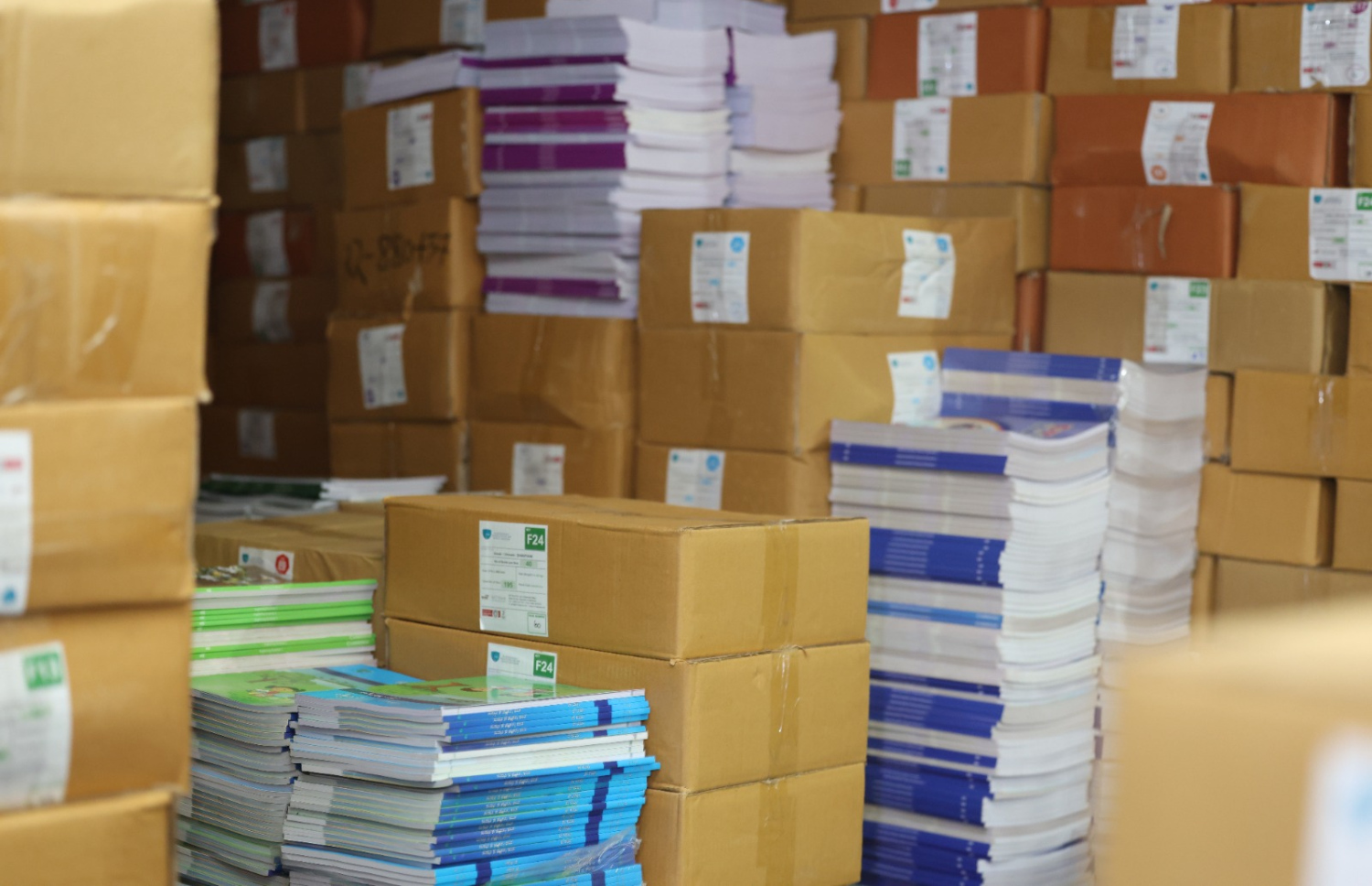 އަންނަ ދިރާސީ އަހަރަށް ސްކޫލު ދަރިވަރުންނަށް ބޭނުންވާ ފޮތްތައް ފޮނުވުމުގެ މަސައްކަތް މިނިސްޓްރީން ކުރިއަށް ގެންދަނީ.- ފޮޓޯ: އެޑިޔުކޭޝަން މިނިސްޓްރީ