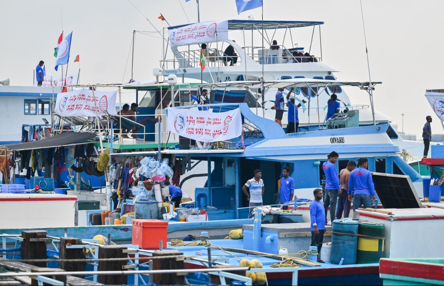 "ދެނެއް ނުފުރޭނެ، ދެނެއް ނުވާނެ"ގެ ނަމުގައި ބޮޑުކަންނެލީގެ މަސްވެރިން ކުރަމުންދާ އިހުތިޖާޖް ކުރިއަށް ދަނީ --- ފޮޓޯ: ފަޔާޒު މޫސާ |މިހާރު