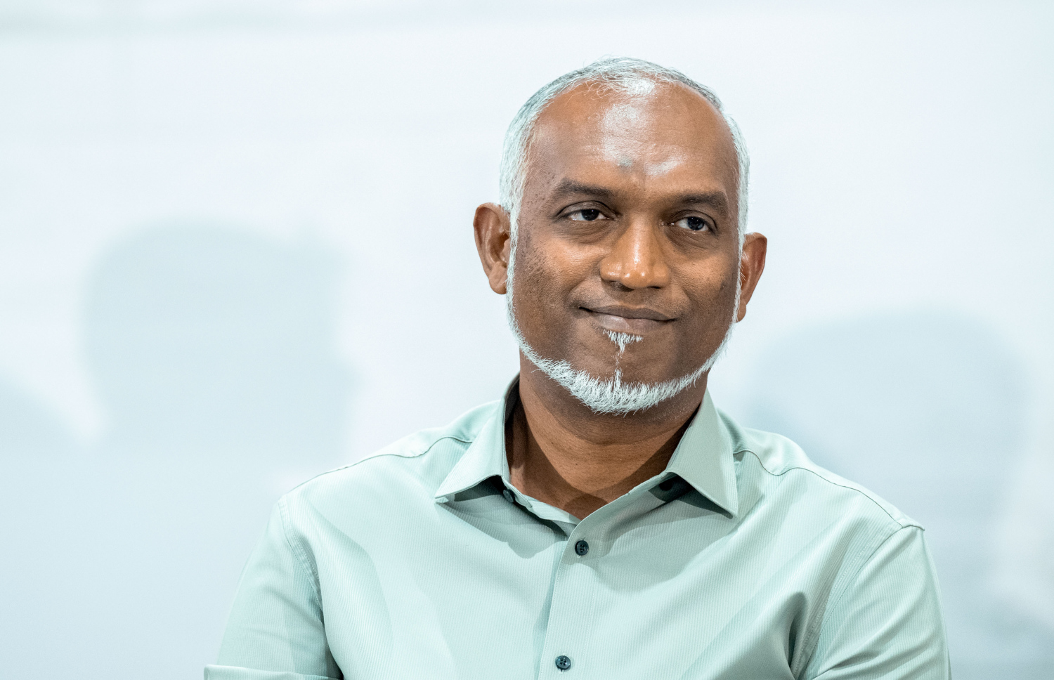 ގަލޮޅުގެ ރައްޔިތުންނާ ބައްދަލުކުރައްވަން ރައީސް މުއިއްޒު ބޭއްވެވި ބައްދަލުވުމުގައި އެމަނިކުފާނު ބައިވެރިވެވަޑައިގަންނަވަނީ .---ފޮޓޯ: ނިޝާން އަލީ | މިހާރު