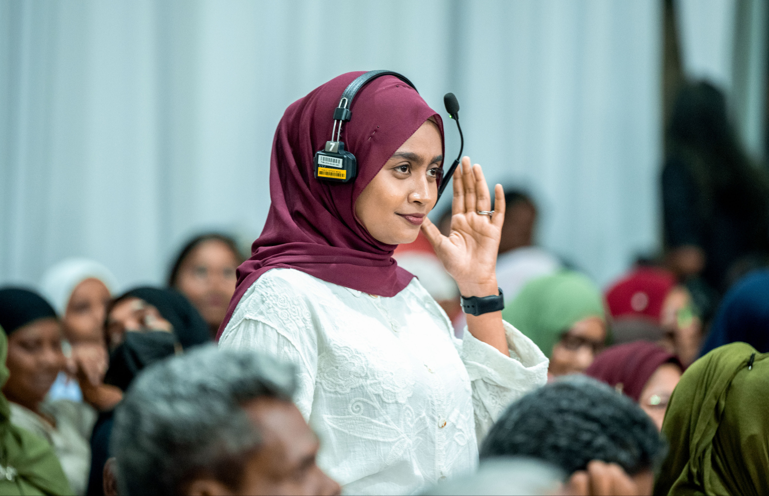 ރައީސް ޑރ. މުހައްމަދު މުއިއްޒު ގަލޮޅުގެ ރައްޔިތުންނާ ބައްދަލުކުރެއްވުމަށް ބޭއްވި ޖަލްސާ.-- ފޮޓޯ: ނިޝާން އަލީ | މިހާރު