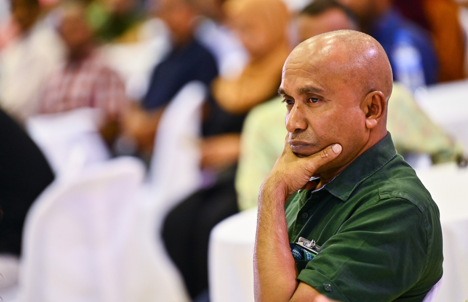 ރައީސް މުއިއްޒު ކުދި އަދި މެދުފަންތީގެ ވިޔަފާރިވެރިންނާ ބައްދަލުކުރެއްވުމަށް ބޭއްވި ޖަލްސާގައި ބައެއް ވިޔަފާރިވެރިން ބައިވެރިވަނީ -- ފޮޓޯ: ފަޔާޒު މޫސާ | މިހާރު