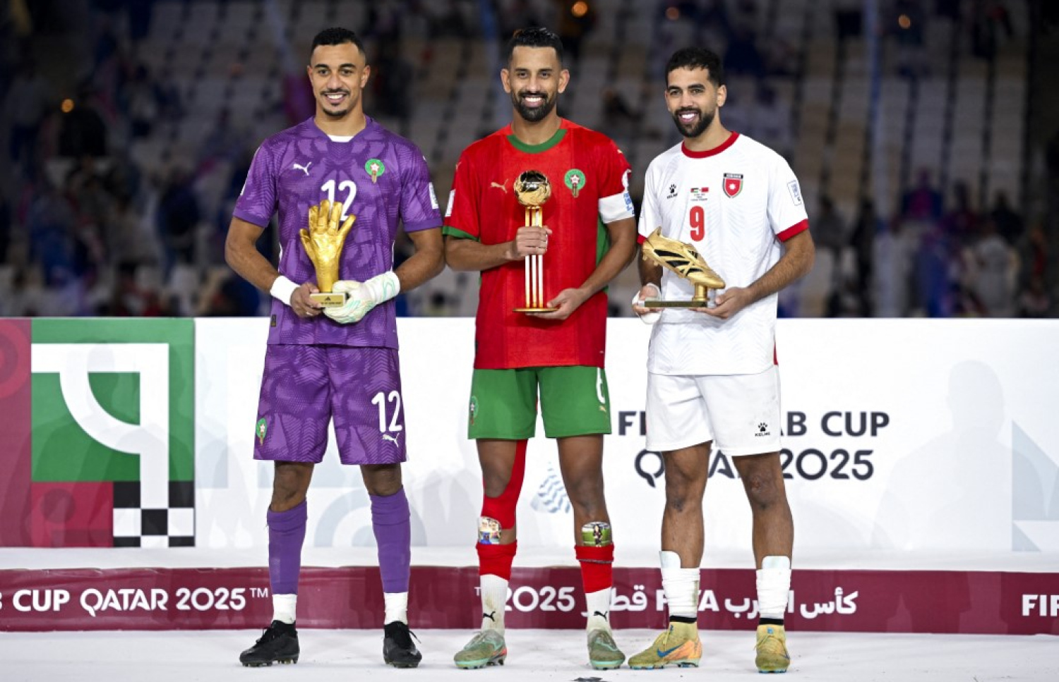 އިންޑިވިޖުއަލް އެވޯޑް ލިބުނު ކުޅުންތެރިން؛ (ކ-ވ) އުލްވާން، ރަބީޢު، ބިންއަބީދު.-- ފޮޓޯ: އޭއެފްޕީ