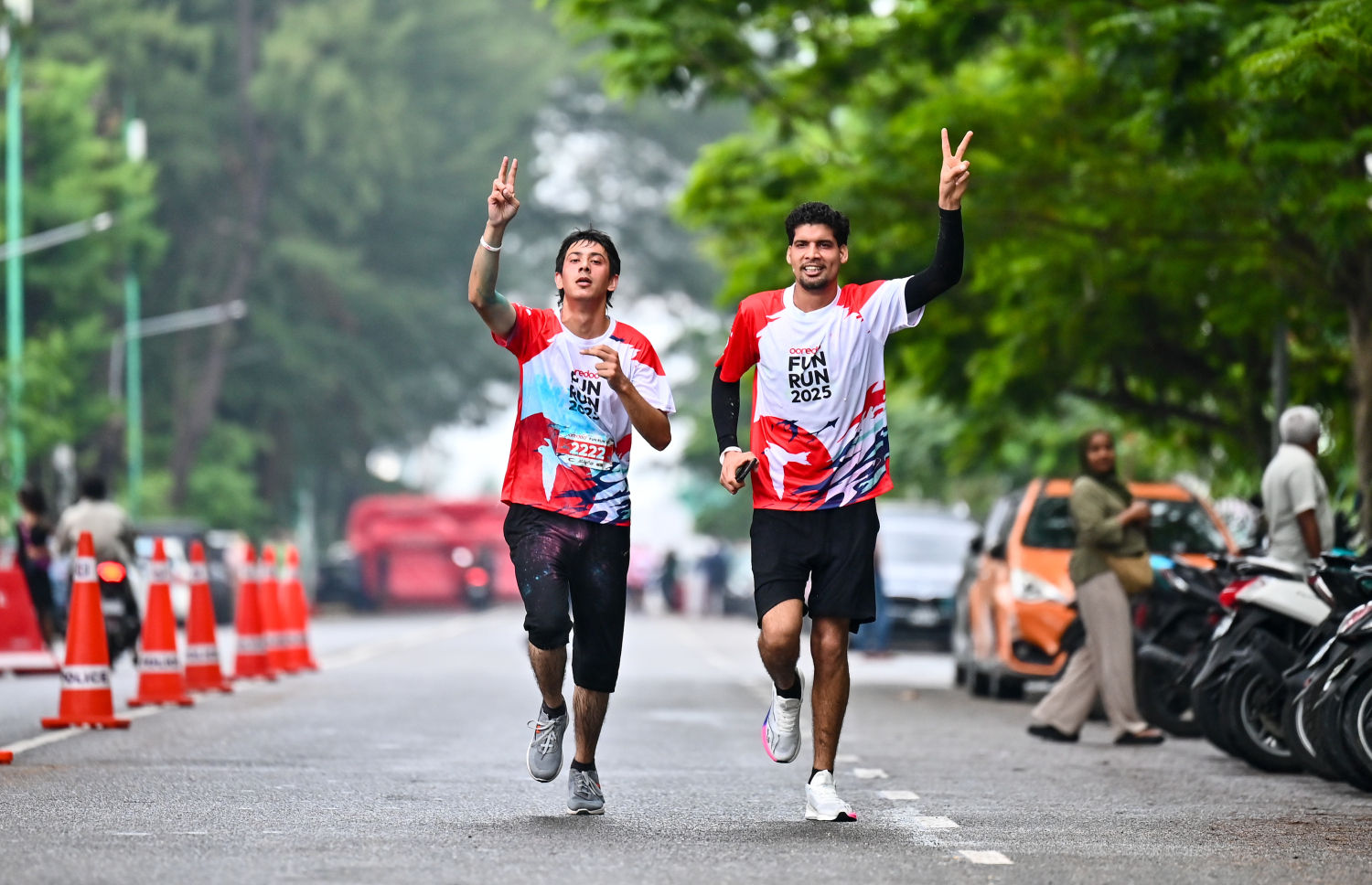 އުރީދޫ ފަންރަންގައި ބަޔަކު ދުވަނީ: މި އަހަރު ބޭއްވި ފޯރިގަދަ ފަން ރަންގައި 7،000 އަށް ވުރެ ގިނަ މީހުން ވަނީ ބައިވެރިވެފައި.--- ފޮޓޯ: ފަޔާޒު މޫސާ | މިހާރު