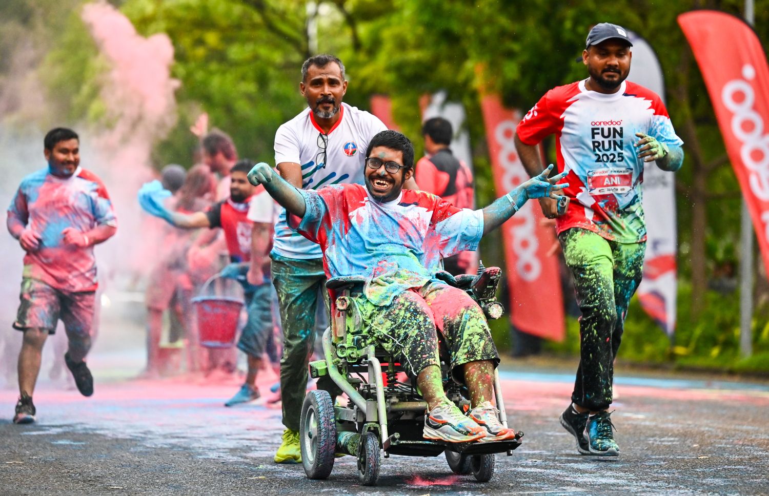 ހާއްސަ އެހީއަށް ބޭނުންވާ ކުއްޖަކު އުރީދޫ ފަން ރަން ގޮނޑީގައި ރޭސް ނިންމައިލުމަށް ފަހު އުފާފާޅުކުރަނީ: މިއީ ހާއްސަ އެހީއަށް ބޭނުންވާ ކުދިންނަށް ވެސް އިސްކަންދޭ ދުވުމެއް.--- ފޮޓޯ: ފަޔާޒު މޫސާ | މިހާރު