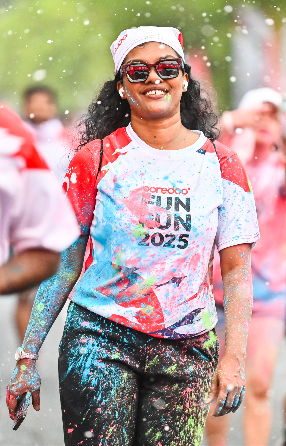 އުރީދޫ ފަންރަންގައި މީހަކު ދުވަނީ: މި އަހަރު ބޭއްވި ފޯރިގަދަ ފަން ރަންގައި 7،000 އަށް ވުރެ ގިނަ މީހުން ބައިވެރިވެ، މަޖާ ނެގި.--- ފޮޓޯ: ފަޔާޒު މޫސާ | މިހާރު