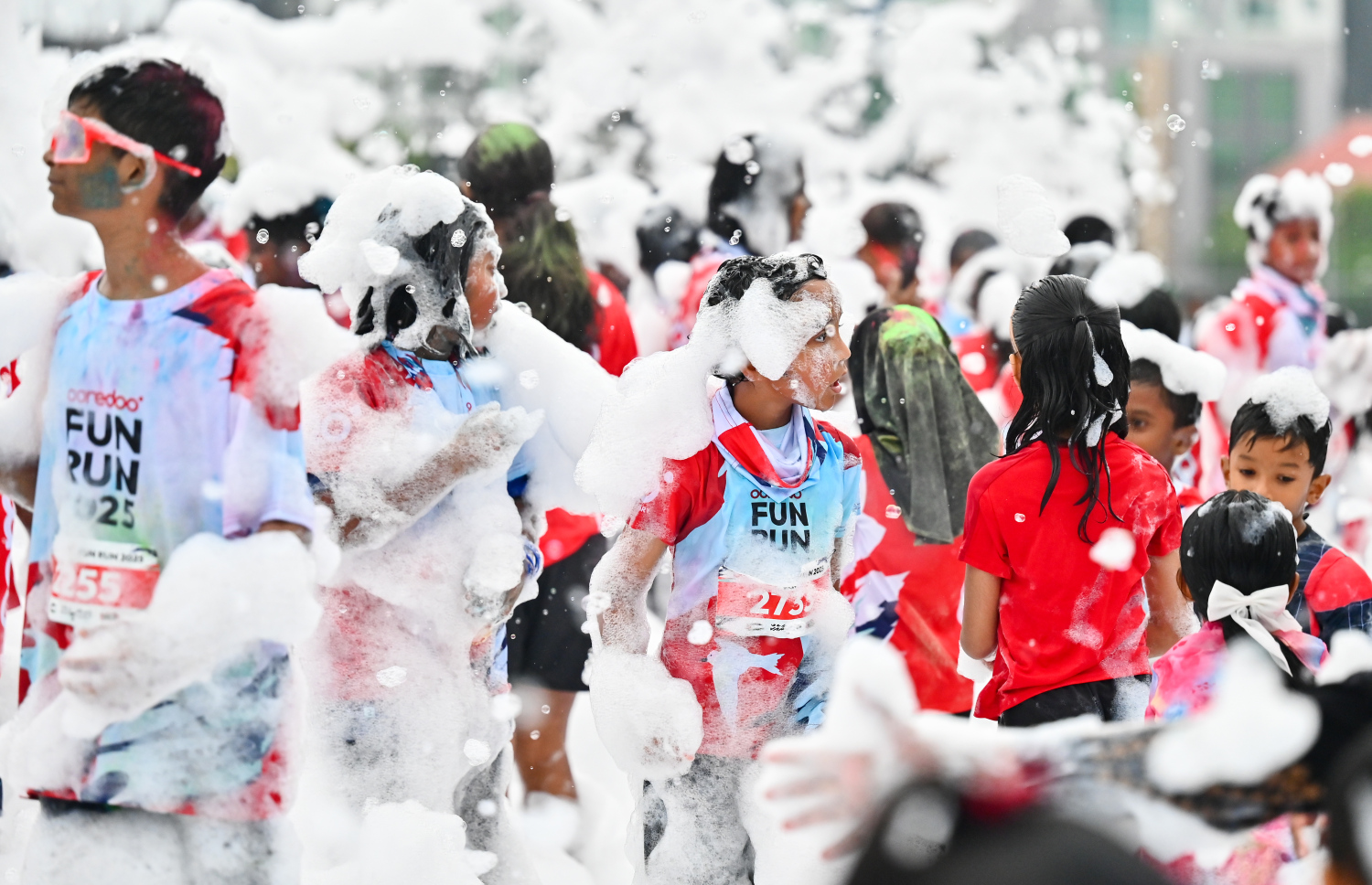 އުރީދޫން މިއަދު ހަވީރު ހުޅުމާލޭގައި ބޭއްވި ފޯރިގަދަ ފަން ރަންގައި ކުރިއަށް ގެންދިޔަ ފޯމް ޕާޓީގައި ކުދިންތަކެއް މަޖާ ކުރަނީ.--- ފޮޓޯ: ފަޔާޒު މޫސާ | މިހާރު