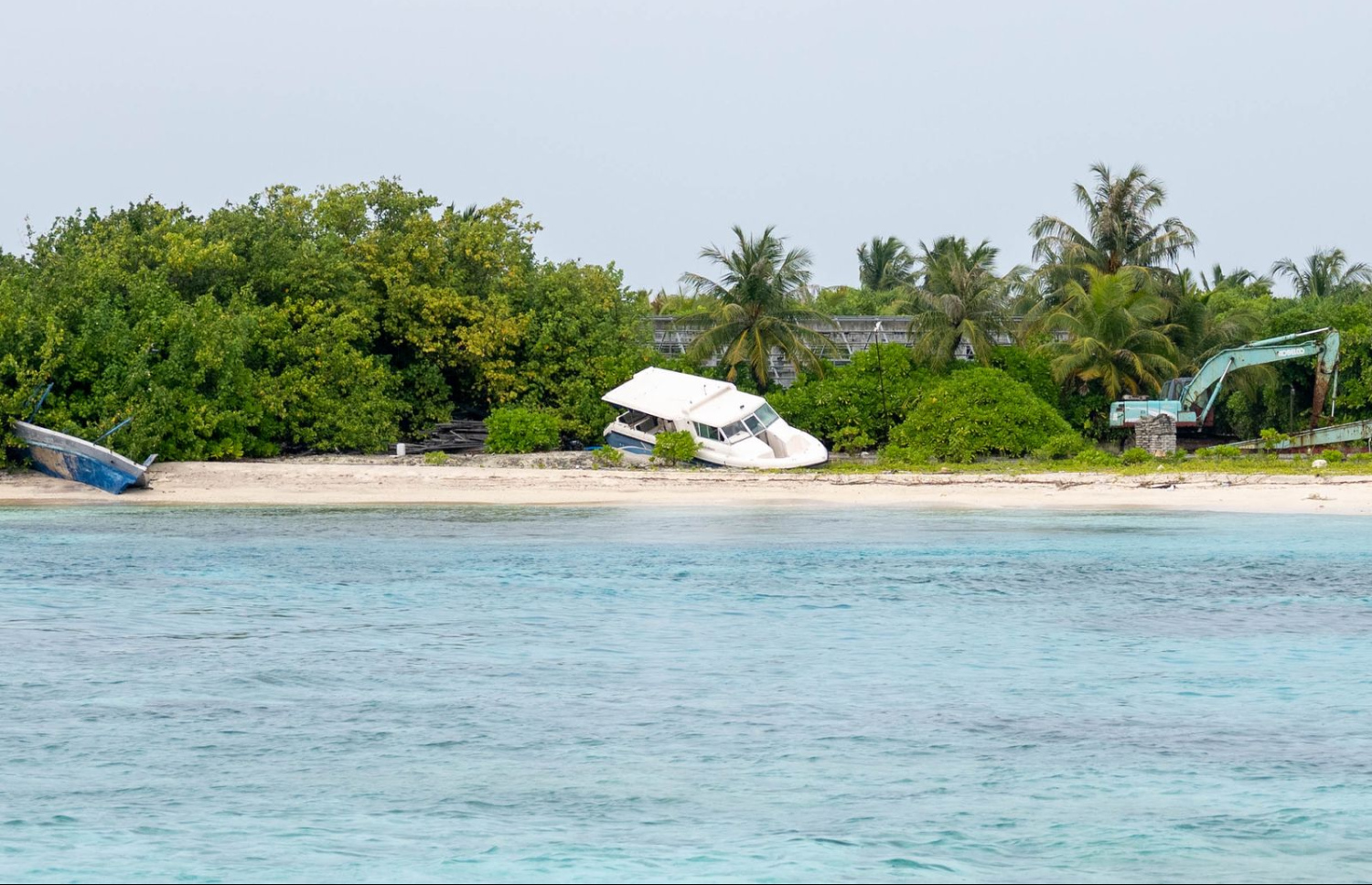 މީގެ 25 އަހަރު ކުރިން ހަދަން ފެށުމަށް ފަހު ހުއްޓިފައި އޮތް ޅ. ހުދުފުފުށި. ފޮޓޯ: ނިޝާން އަލީ/މިހާރު