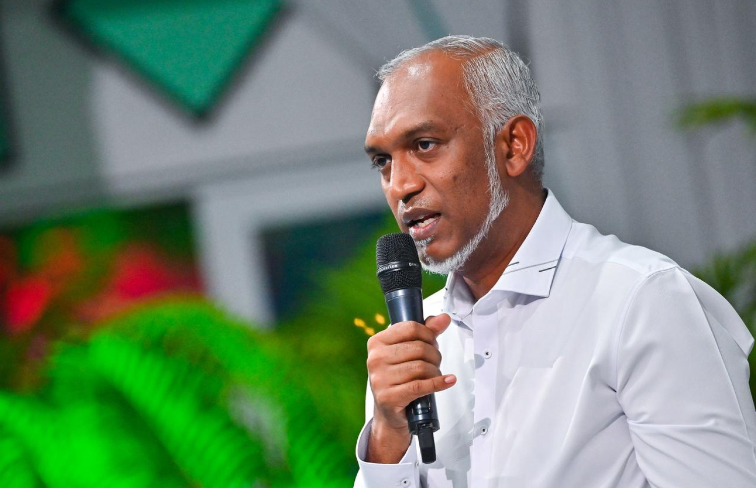 ރައީސް މުއިއްޒު ހުޅުމާލެ 1 ގެ ރައްޔިތުންނާ މިރޭ ބައްދަލުކުރައްވައި ވާހަކަފުޅު ދައްކަވަނީ.---ފޮޓޯ: ފަޔާޒު މޫސާ| މިހާރު