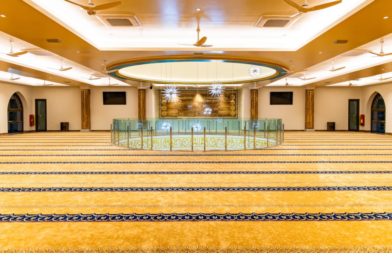 ހުޅުމާލޭ 2 ގައި އިމާރާތްކޮށްފައިވާ މަސްޖިދުލް އީމާންގެ އެތެރެ.-- ފޮޓޯ: އިސްލާމިކް މިނިސްޓްރީ