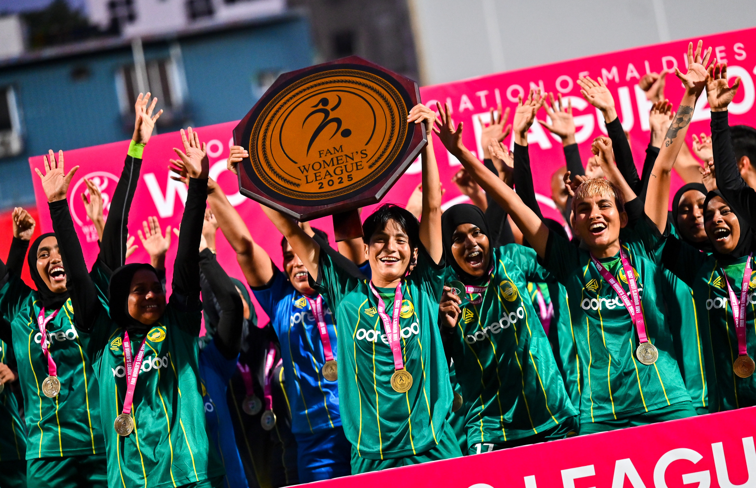 އަންހެން ލީގު މާޒިޔާ ކާމިޔާބުކުރުން