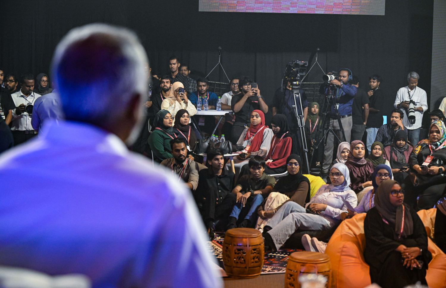 ރައީސް "ޔޫތު ކޮފީ ވިތް ޕްރެޒިޑެންޓް" އިވެންޓުގައި ބައިވެރިވެވަޑައިގެންނެވުން