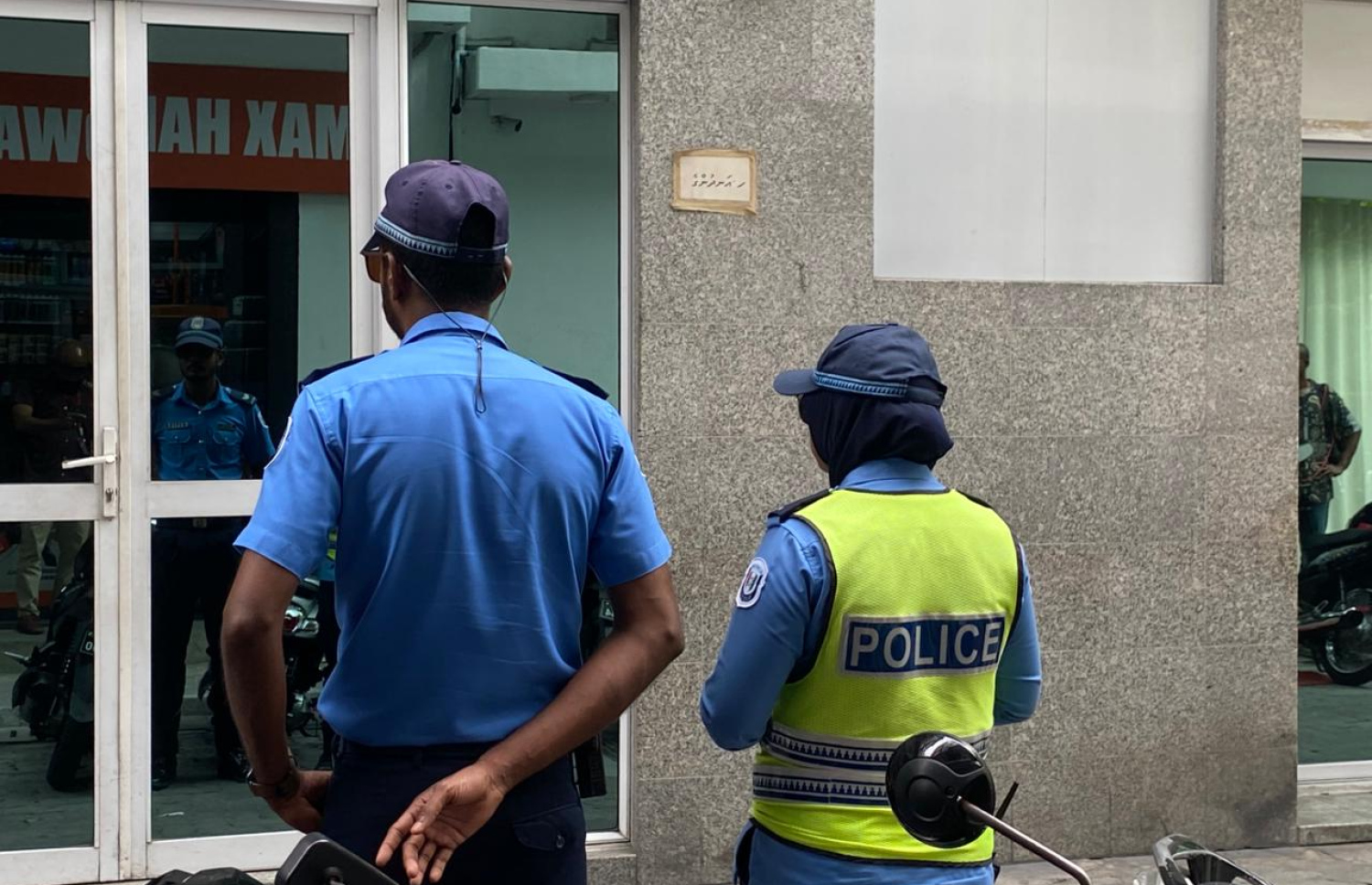 ފުލުހުންތަކެއް މަގުމަތީގައި.-- ފޮޓޯ: މިހާރު