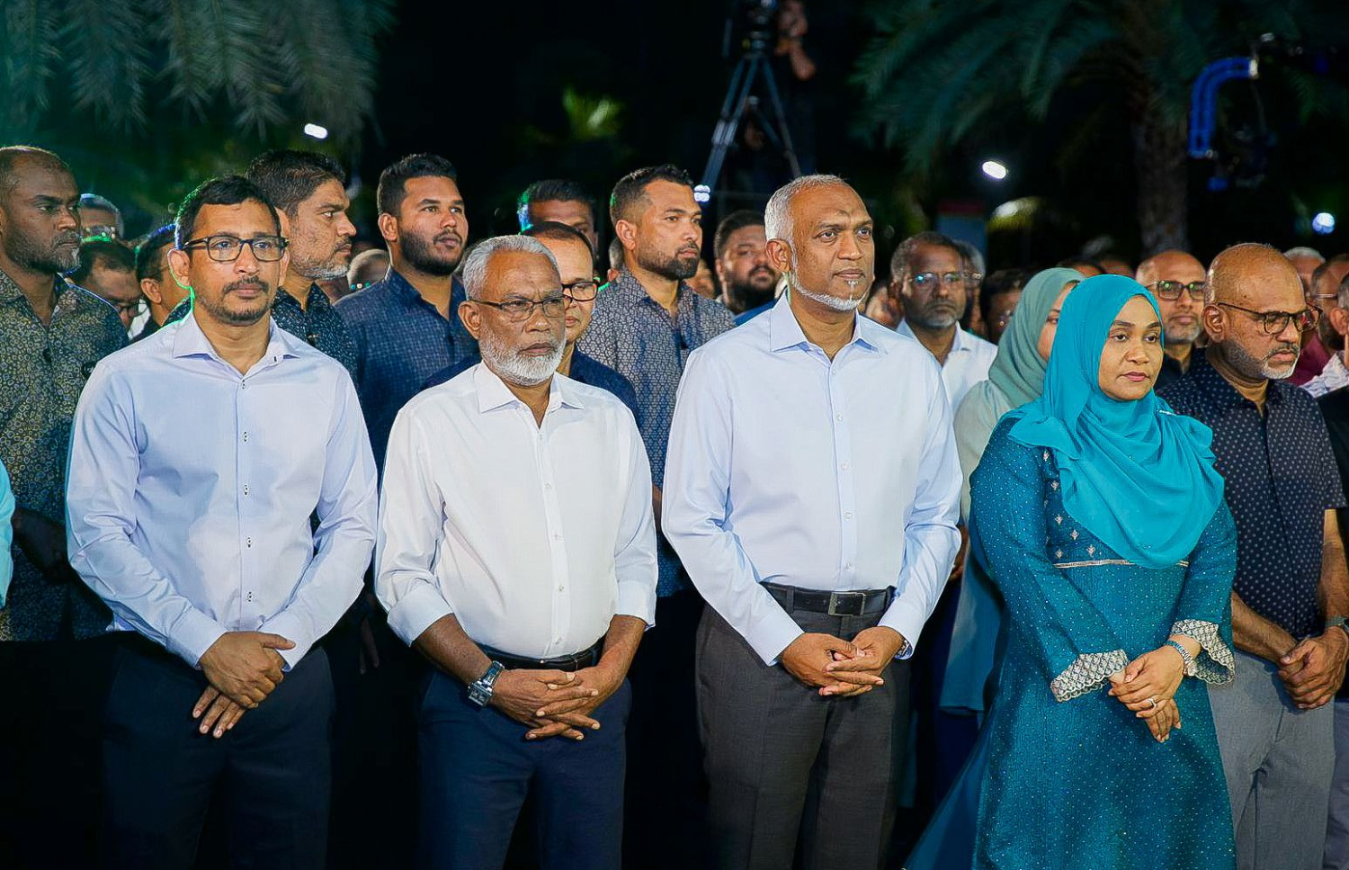 ޕީއެނއްސީގެ އޮފީސް ރަސްމީކޮށް ހުޅުވަން މިރޭ ބޭއްވި ރަސްމިއްުޔާތުގައި ރައީސް މުއިއްޒުގެ ދެކަނބަލުންނާއި އެ ޕާޓީގެ ޗެއާޕާސަން އަދި ރައްޔިތުންގެ މަޖިލިހުގެ ރައީސް އަބްދުއްރަހީމާއި ޕީޖީ ލީޑަރު ބައިވެރިވެވަޑައިގަންނަވަނީ.---ފޮޓޯ: މިހާރު