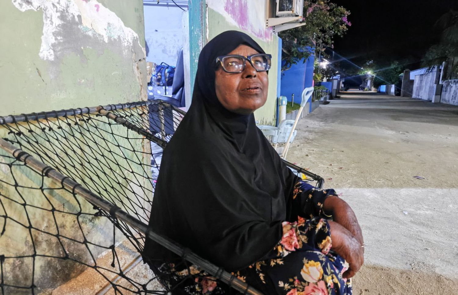 ދަރިފުޅު އަންވަރު ކުއްލި ގޮތަކަށް މަރުވި ހާދިސާގެ ވާހަކަ ހައްވައިދީ ކިޔައިދޭއިރު ފެންކަޅިވެފައި.