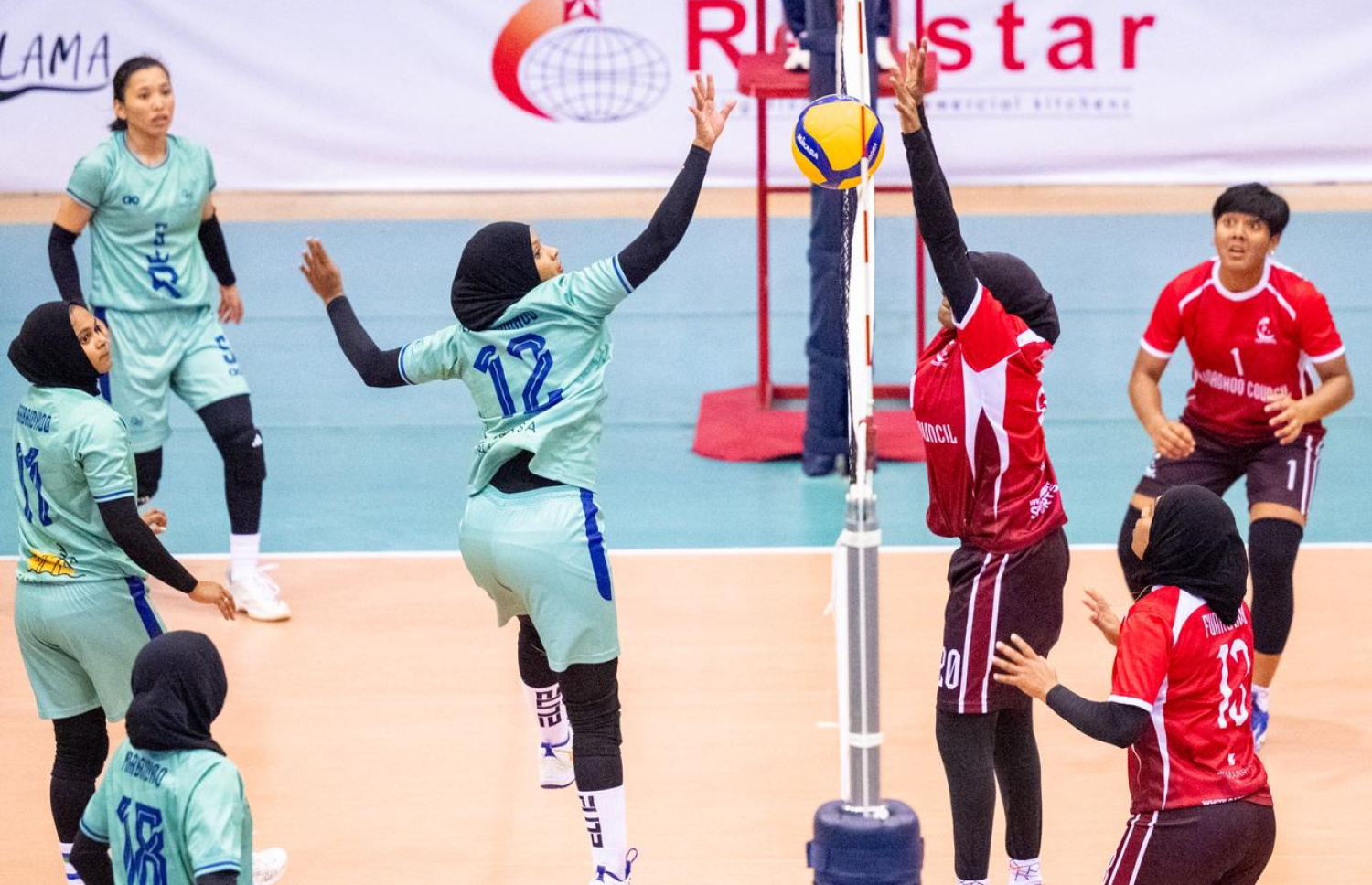 ސެމީ ފައިނަލުގައި ށ. ފުނަދުއާ ދެކޮޅަށް މާބައިދޫ ކުޅުނު މެޗުގެ ތެރެއިން --- ފޮޓޯ: ނިޝާން އަލީ | މިހާރު