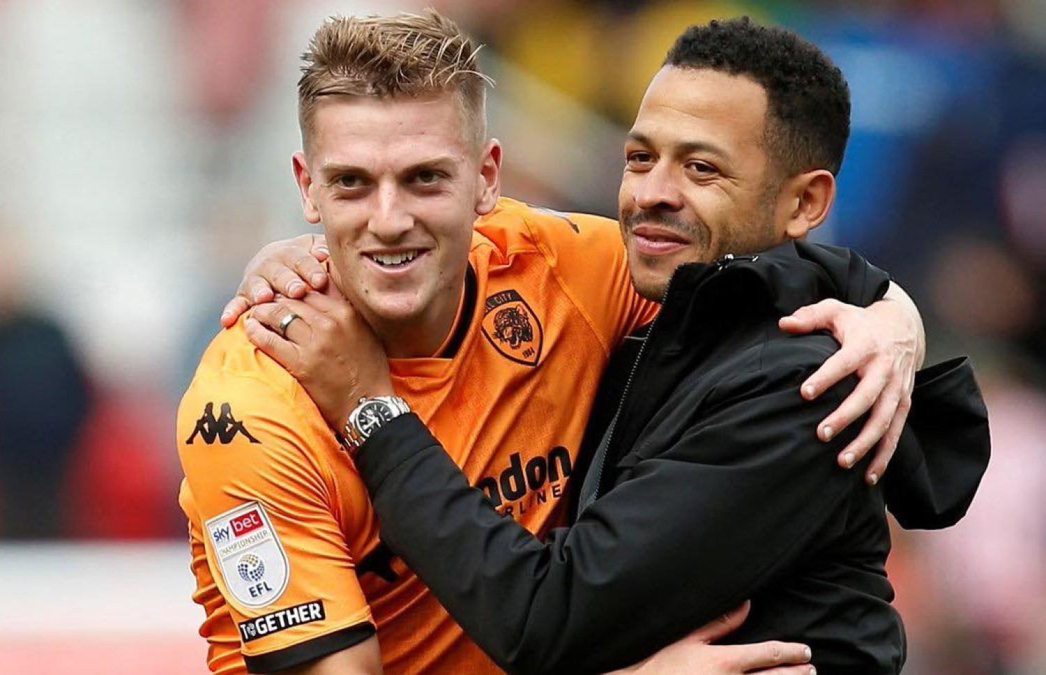 ރޮސޭނިއޯ އާއި ޑިލެޕް ހަލް ސިޓީގައި.--