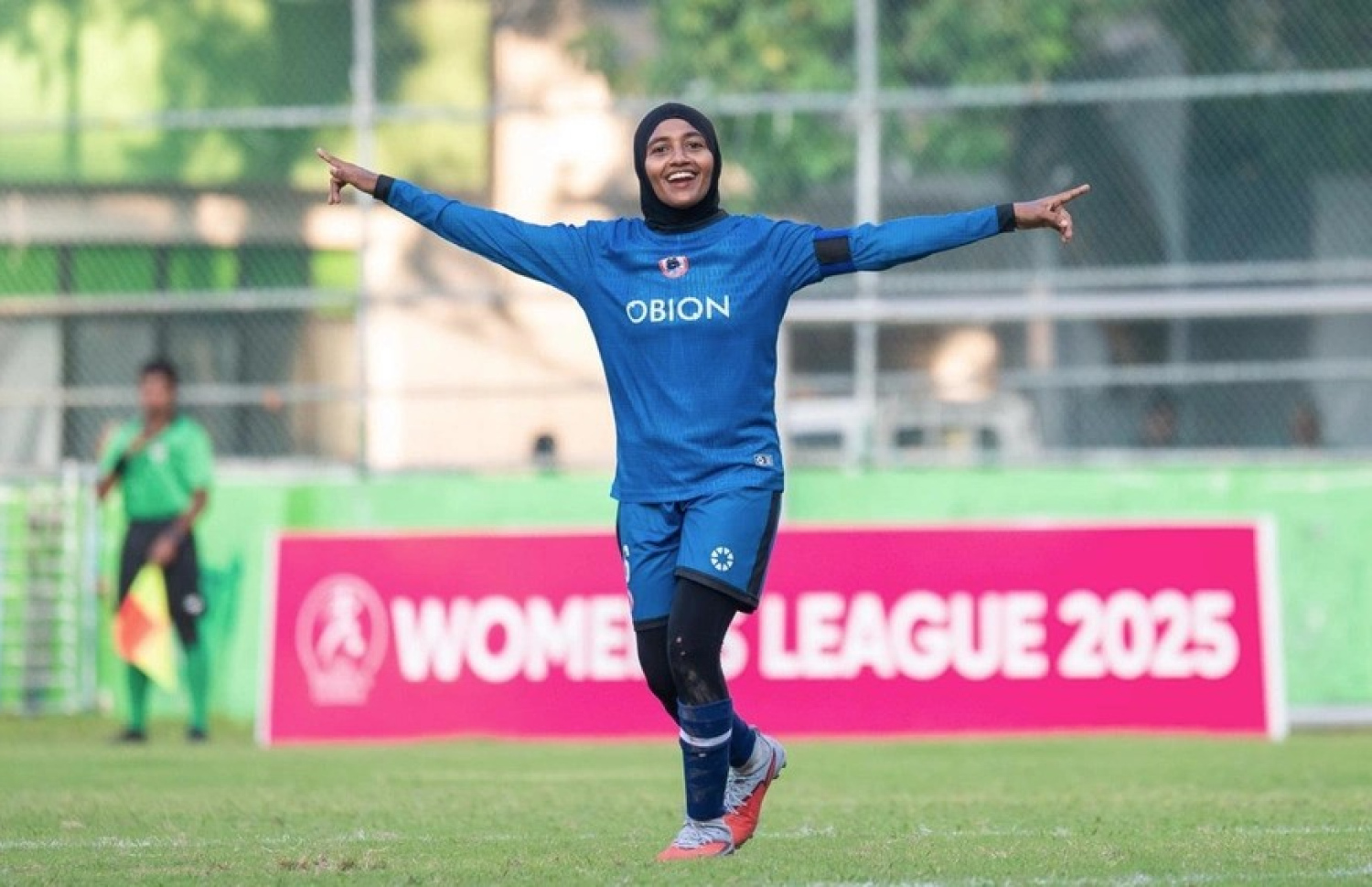 އަންހެން ފުޓްބޯޅަ ލީގުގައި އޮޑި ސްޕޯޓްސްގެ ކެޕްޓަންގެ ގޮތުގައި ސާލިޔާ: --- ފޮޓޯ: ފަޔާޒު މޫސާ | މިހާރު