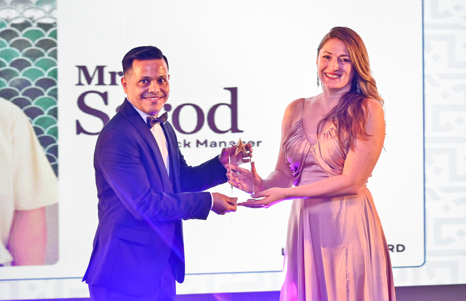 އަނާސް ރަސްމީކޮށް ލޯންޗުކުރަން ބޭއްވި ހާއްސަ ހަފްލާ. -- ފޮޓޯ: ފަޔާޒް މޫސާ | މިހާރު