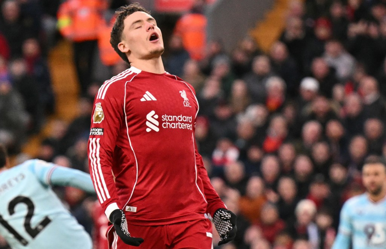 ބާންލީއާ ކުލުނު މެޗުގައި ލިވަޕޫލްގެ ވިއެޓްޒް.-- ފޮޓޯ: އޭއެފްޕީ