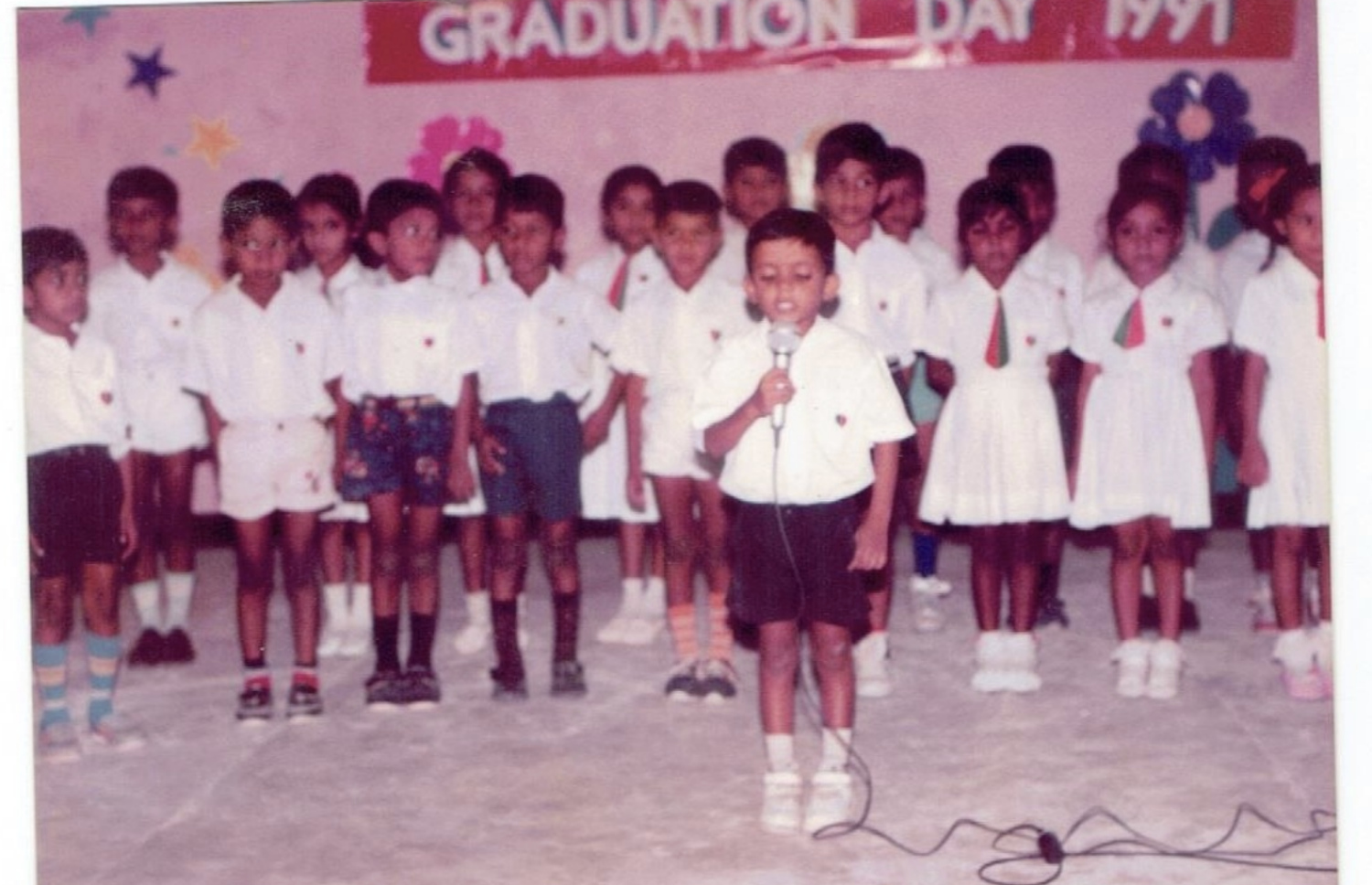 ފަލާހް ޕްރީސްކޫލުގައި ކިޔެވި ދަރިވަރުންތަކެއް.