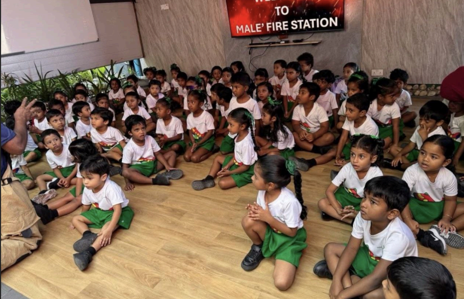 ފަލާހް ޕްރީސްކޫލުގައި ދަރިވަރުންތަކެއް ކިޔަވަނީ.-- ފޮޓޯ: ފަލާހް ޕްރީސްކޫލް