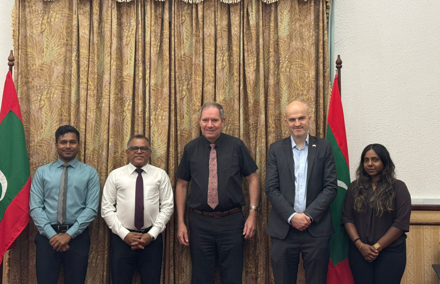 ތިމާވެއްޓާ ބެހޭ މިނިސްޓްރީން ބްރިޓިޝް ހައި ކޮމިޝަނާ އެކު ބޭއްވި ބައްދަލުވުން.-- ފޮޓޯ: ތިމާވެއްޓާ ބެހޭ މިނިސްޓްރީ