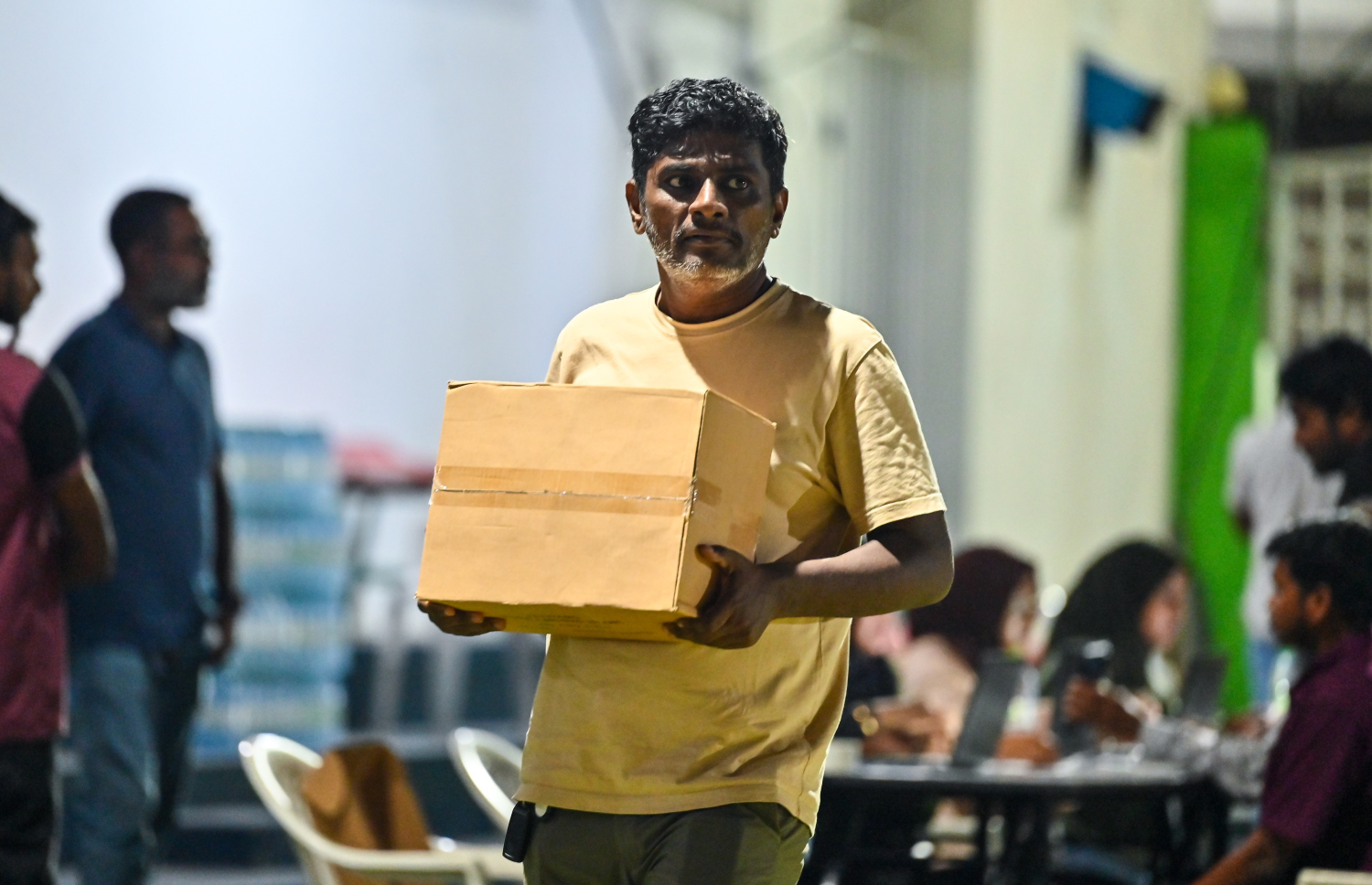 މާލޭ ސަރަހައްދުގައި މަސްދަޅު ކޭސް ބަހަން ފެށުން: މާލެ ސަރަހައްދުގެ 15 ތަނަކުން މަސްދަޅު ކޭސް ދޫކުރާނެ -- ފޮޓޯ: ފަޔާޒު މޫސާ | މިހާރު