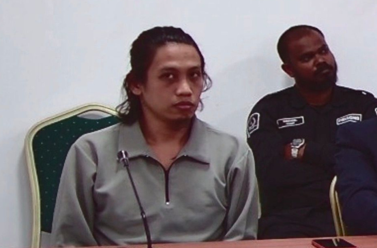 Maavin ge dhifaaee hekin court ah haazireh nuvumun heki bas nunagai massala kuri ah gendhanee!