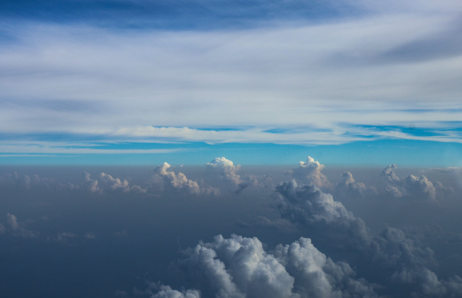 ތަޣައްޔަރުވެފައިވާ ވައިގެ ފަށަލަ އާއި އޭގެ މަތީގައިވާ ސާފު ވައިގެ ފަށަލަ މަތިން ފެންނަ ގޮތް.-- ފޮޓޯ: މައުމަން ސައުދު