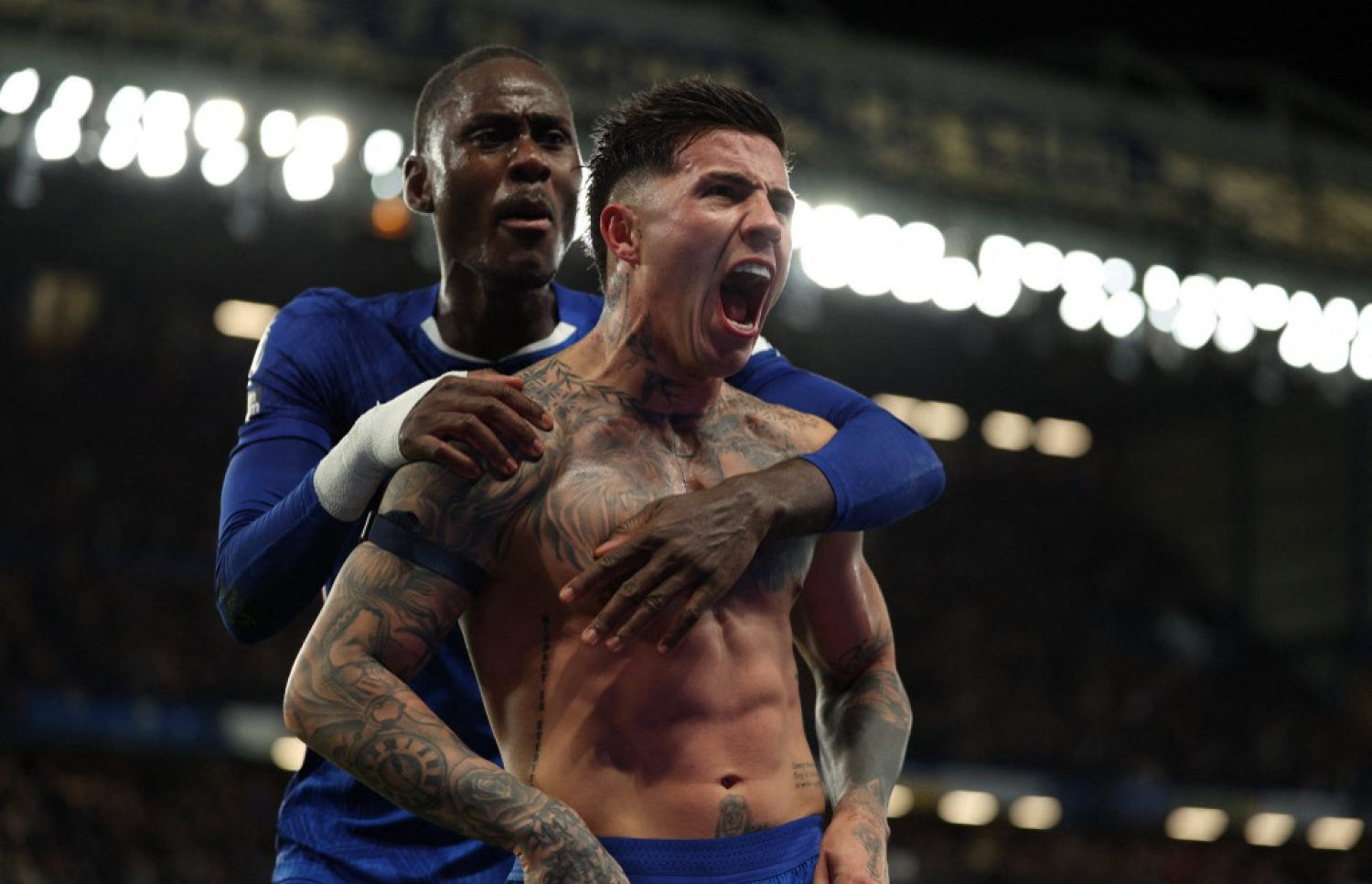 އެންޒޯ (ކ) ޗެލްސީ މޮޅު ކޮށްދިން ގޯލު ޖެހުމަށް ފަހު.-- ފޮޓޯ: އޭއެފްޕީ