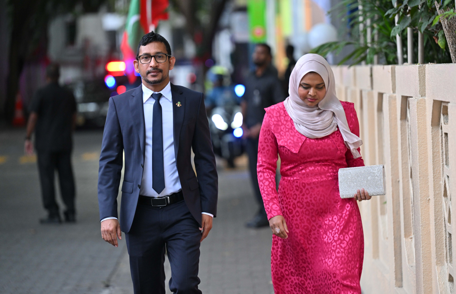 ރައްޔިތުން މަޖިލިސް މިއަހަރަށް ހުޅުވުމަށް ބޭއްވި ޖަލްސާއަށް ޕީއެންސީގެ ޕީޖީ ލީޑަރު އިބްރާހިމް ފަލާހް މަޖިލީހަށް ވަޑައިގަންނަވަނީ --- ފޮޓޯ/ރައީސް އޮފީސް