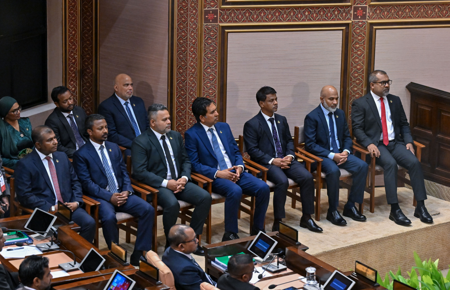 މިއަހަރު ރިޔާސީ ބަޔާން އިއްވުމަށް ބޭއްވި މަޖިލިސް ޖަލްސާގައި މިނިސްޓަރުން ބައިވެރިވެވަޑައިގަންނަވަނީ --- ފޮޓޯ/ރައީސް އޮފީސް