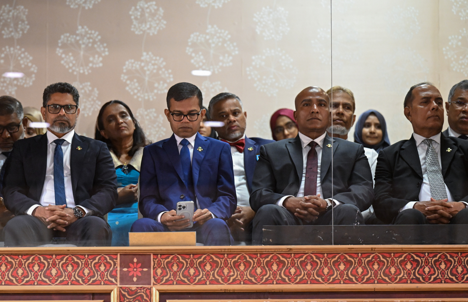 މިއަހަރު ރިޔާސީ ބަޔާން އިއްވުމަށް ބޭއްވި ޖަލްސާގައި ދައުލަތުގެ އިސްވެރިން ބައިވެރިވެވަޑައިގަންނަވަނީ --- ފޮޓޯ/ރައީސް އޮފީސް