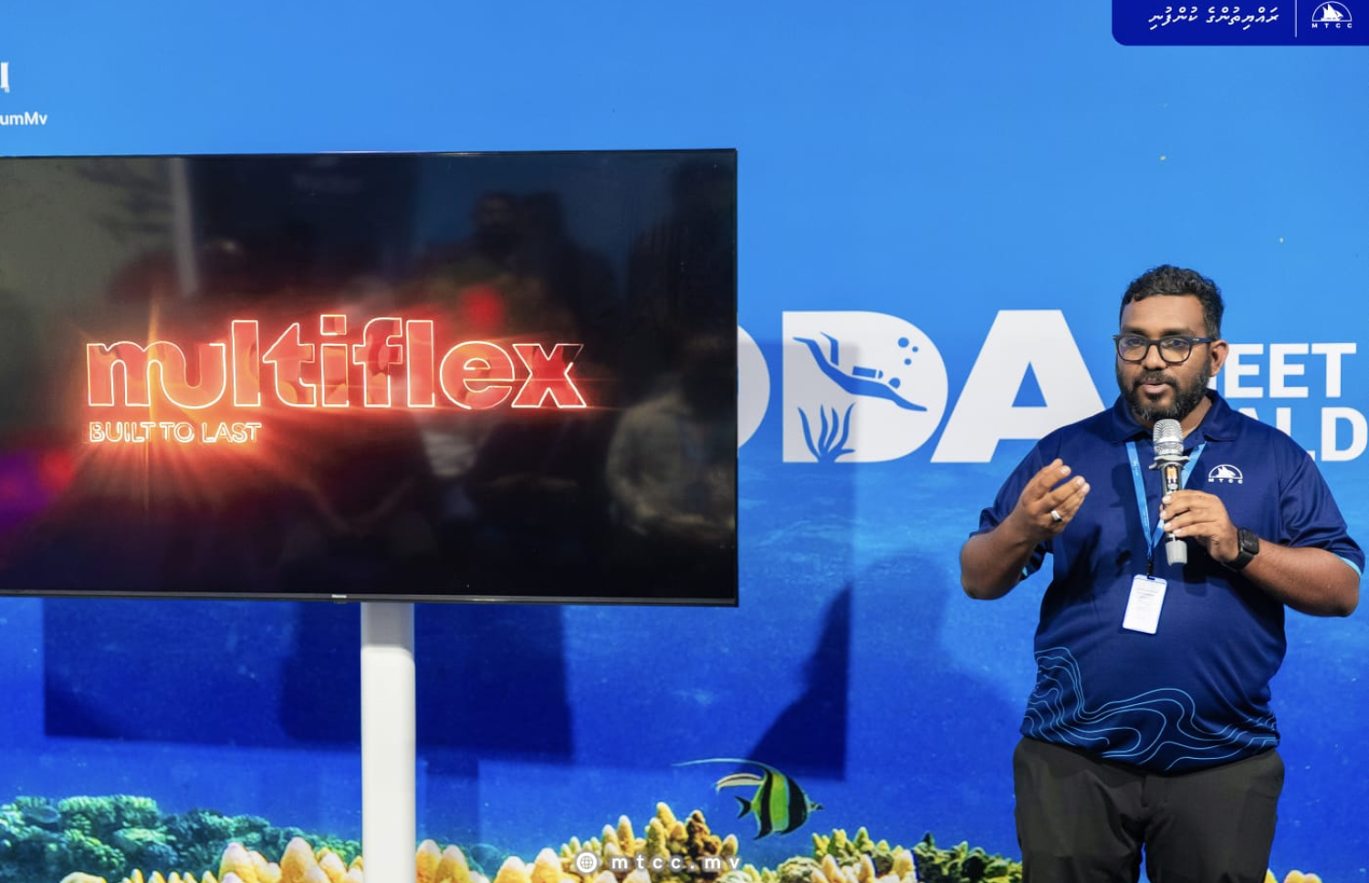 އެމްޓީސީސީއިން ތައާރަފްކުރި މަލްޓި ފްލެކްސް ސްޓިއަރިން ސިސްޓަމްގެ މައުލޫމާތު ދެނީ. -- ފޮޓޯ: އެމްޓީސީސީ