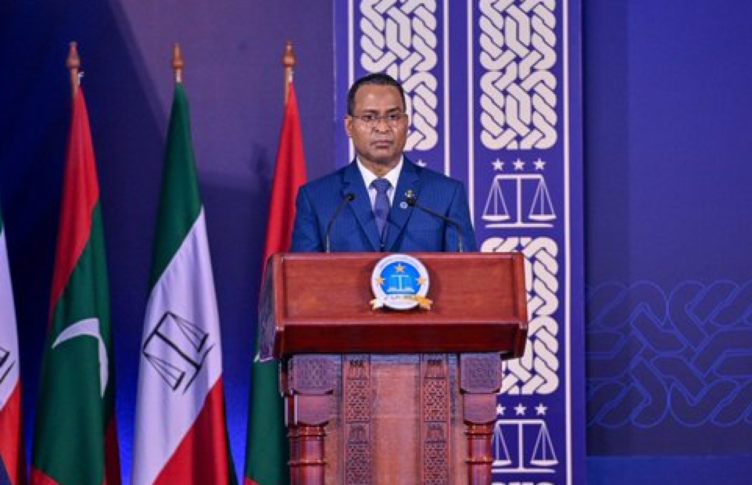 "ޖުޑިޝަލް އިޔާ 2026" ފެށުމަށް ބޭއްވި ރަސްމިއްޔާތުގެ ތެރެއިން: އުއްތަމަ ފަނޑިޔާރު ވަނީ ރައީސަށް ޝުކުރާއި ތައުރީފު އަދާކުރައްވާފައި