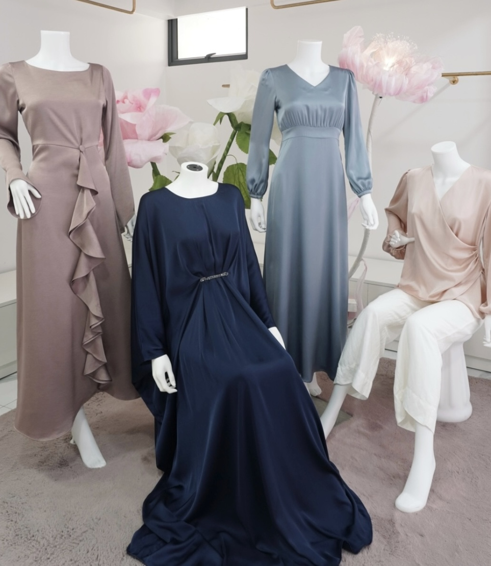 އާބަން ތްރެޑްސްއިން ރޯދައަށް ހާއްސަކޮށް ނެރުނު ކަލެކްޝަނުގައި ހިމެނޭ ބައެއް ހެދުން. -- ފޮޓޯ: އާބަން ތްރެޑްސް