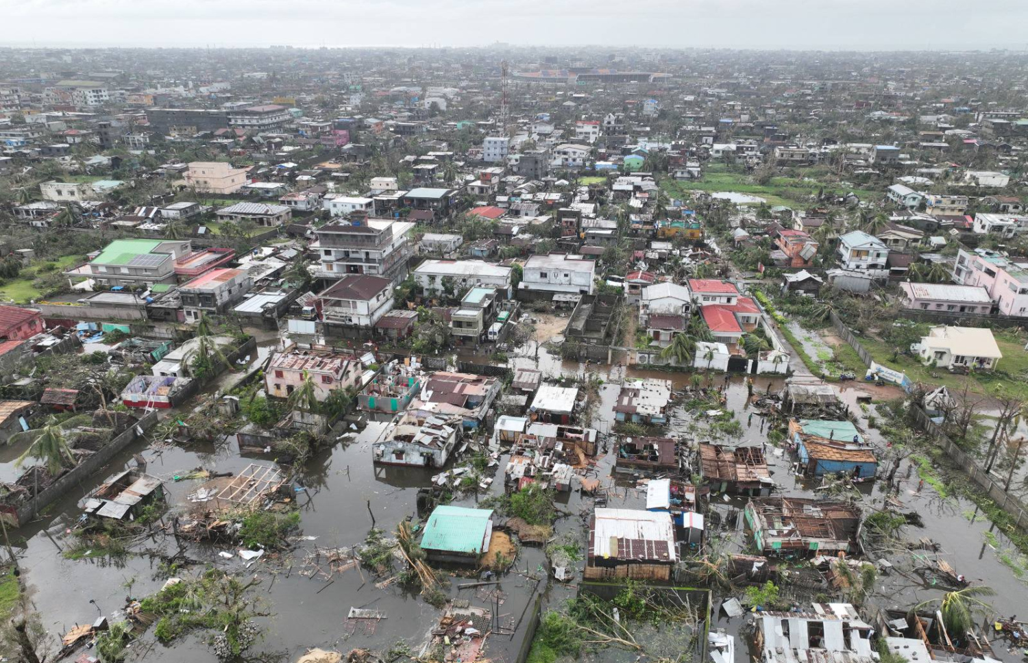 މަޑަކަސްކަރައިގެ ޓޯމަސީނާއަށް އެރި ތޫފާނުގައި ފެން ބޮޑުވެފައި. -- ފޮޓޯ: ބީއެންއާރްޖީސީ