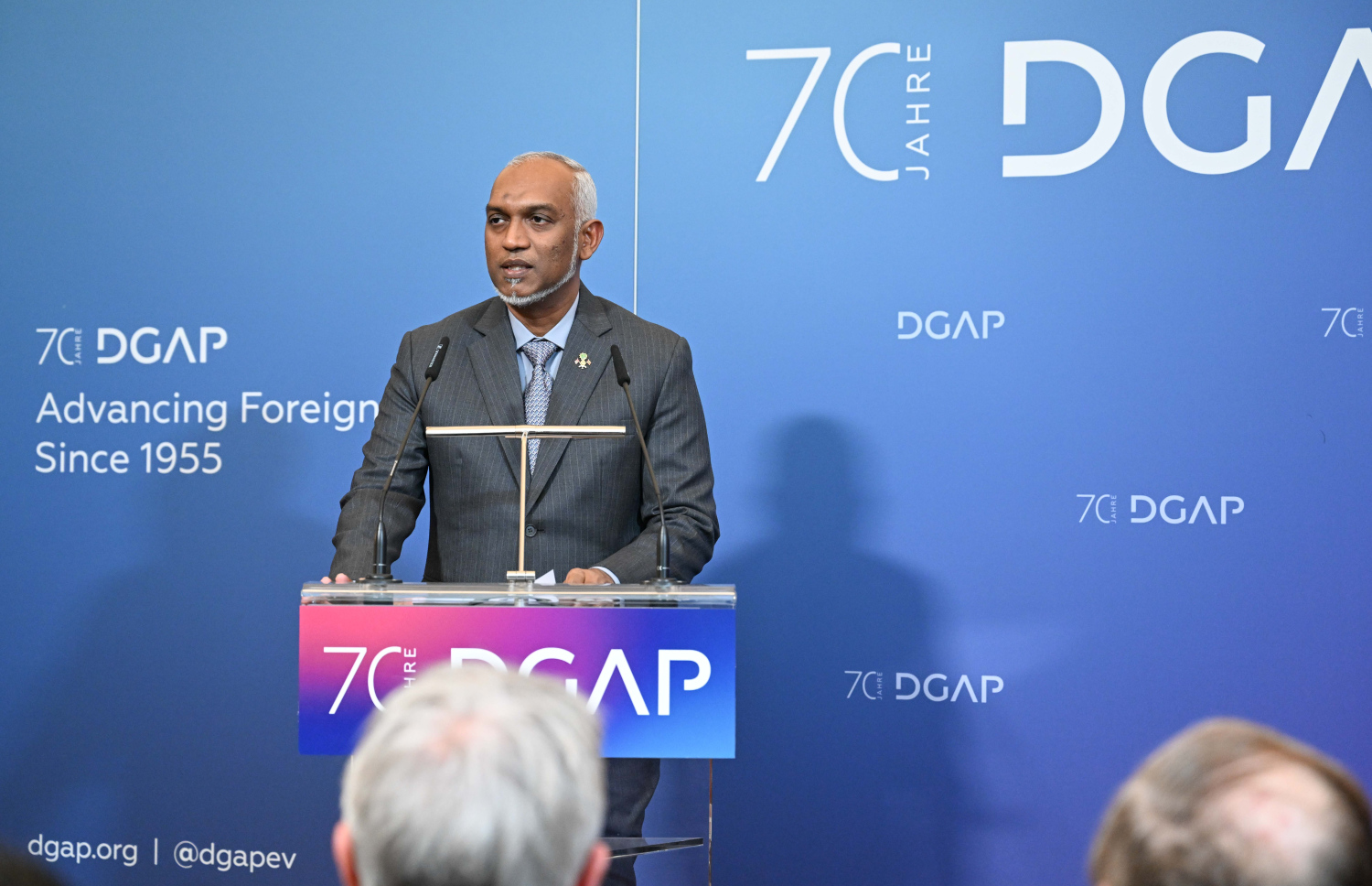 ޖަރުމަނަށް ކުރެއްވި ދަތުރުފުޅުގައި ރައީސް ތަގުރީރު ދެއްވަނީ.