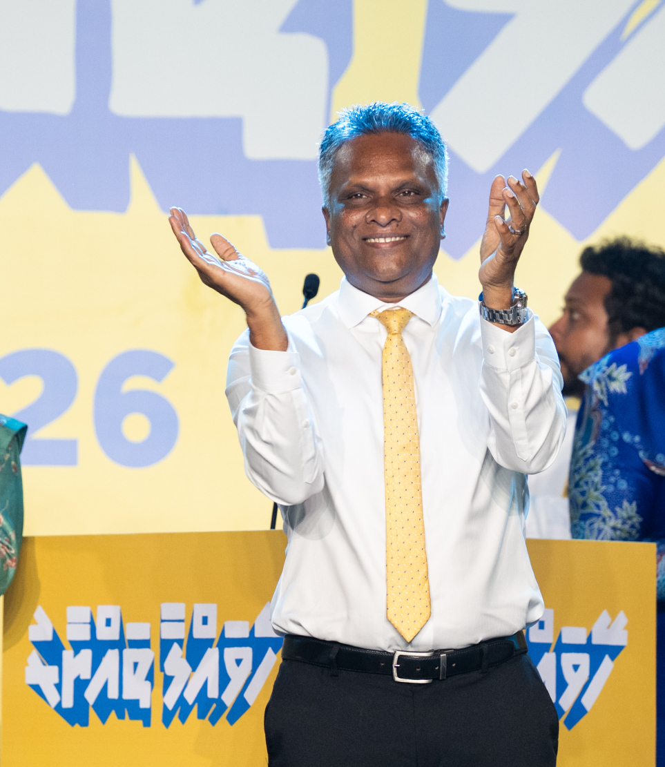 އެމްޑީޕީން ރޭ ބޭއްވި ކެމްޕެއިނު ލޯންޗުކުރުމުގެ ޖަލްސާގައި މާލޭގެ މޭޔަރު އާދަމް އާޒިމް ބައިވެރިވެވަޑައިގަންނަވަނީ.-- ފޮޓޯ: ނިޝާން އަލީ | މިހާރު