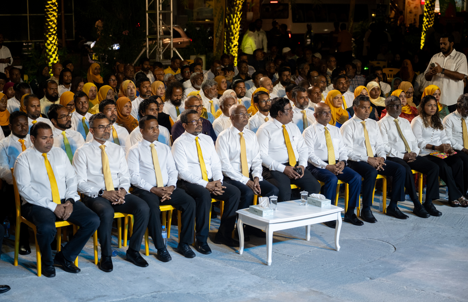 އެމްޑީޕީން މިރޭ ބޭއްވި ކެމްޕެއިނު ލޯންޗުކުރުމުގެ ޖަލްސާގައި އެ ޕާޓީގެ އިސްވެރިން ބައިވެރިވެވަޑައިގަންނަވަނީ.-- ފޮޓޯ: ނިޝާން އަލީ | މިހާރު