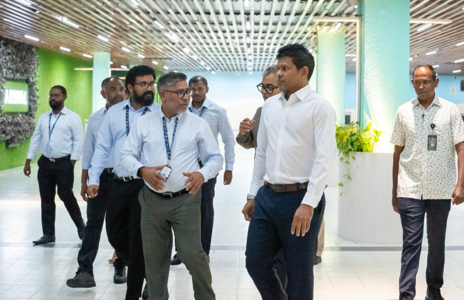 ވީއައިއޭގެ ޑޮމެސްޓިކް ޓާމިނަލްގެ އޮޕަރޭޝަންތައް ކުރީގެ އިންޓަނޭޝަނަލް ޓާމިނަލްގައި ކުރިއަށް ގެންދާނެ ގޮތް ނައިބު ރައީސް ހުސައިން ރޭ ބައްލަވާލައްވަނީ