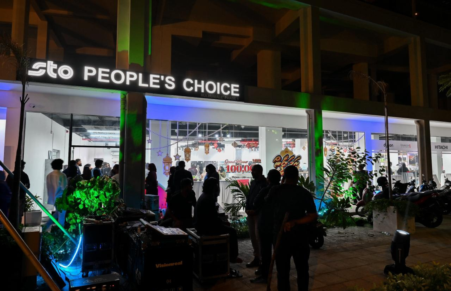 ހުޅުމާލެ އެކެއްގައި އެސްޓީއޯ އިން ރޭ ހުޅުވި ރީޓެއިލް ފިހާރަ: މި ފިހާރަ ހުޅުވީ ރީތިގަސް މަގުން ރެއިން ކޮރަލް ރެޒިޑެންސް އިމާރާތުގައި.---ފޮޓޯ: ފަޔާޒު މޫސާ| މިހާރު