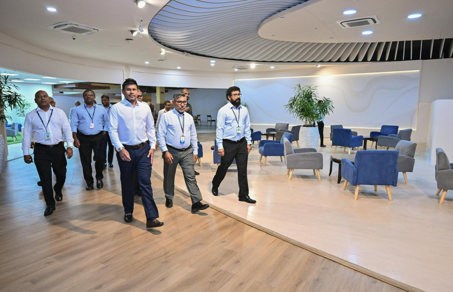 ވީއައިއޭގެ ޑޮމެސްޓިކް ޓާމިނަލްގެ އޮޕަރޭޝަންތައް ކުރީގެ އިންޓަނޭޝަނަލް ޓާމިނަލްގައި ކުރިއަށް ގެންދާނެ ގޮތް ނައިބު ރައީސް ހުސައިން ރޭ ބައްލަވާލައްވަނީ