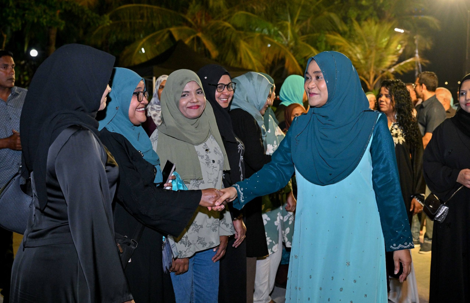 ޕީއެންސީގެ އަންހެނުންގެ ގޮފިން ރޭ ބޭއްވި މާހެފުމަށް ފަސްޓް ލޭޑީ ވަޑައިގަތުމުން މަރުހަބާ ދަންނަވަނީ.