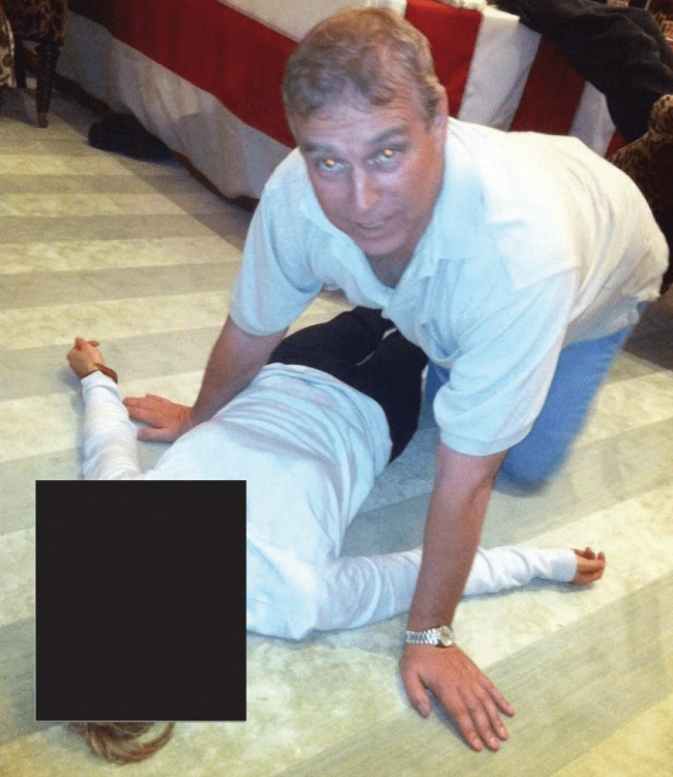 އެޕްސްޓީން ފައިލްއިން ހާމަވި ފޮޓޯއެއްގައި ކުރީގެ ޕްރިންސް އެންޑްރޫ: ޖެފްރީ އެޕްސްޓީންގެ ހުތުރު އަމަލުތަކުގައި އެންޑްރޫ ބައިވެރިވި ކަމަށް ބެލެވޭ އެތައް ހެއްކެއް ވަނީ ލިބިފައި.