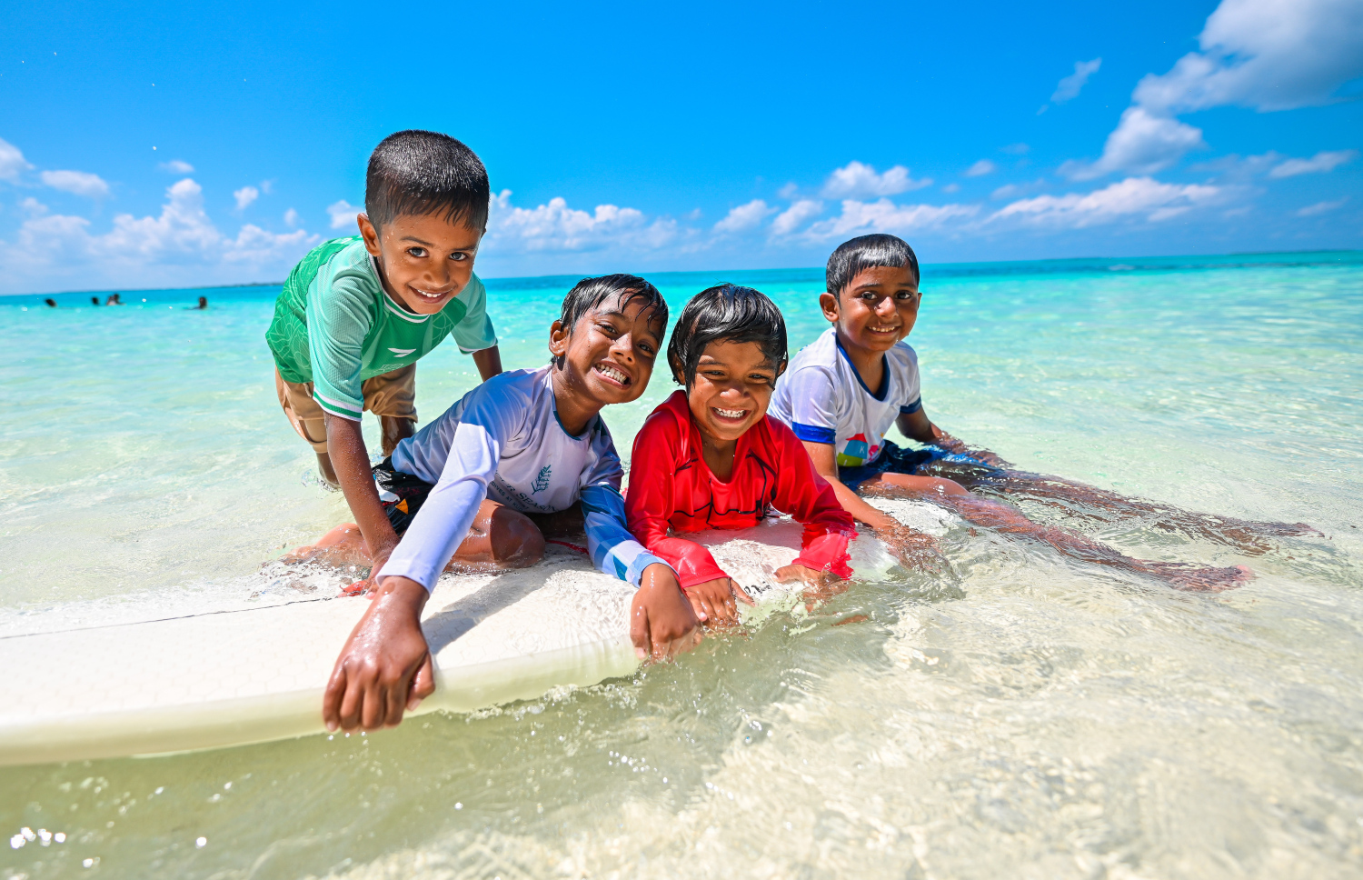 ދެެެެެވަނައެއް ނެތް ނޮޅިވަރަންފަރު ބީޗުގެ ހިތްގައިމުކަން