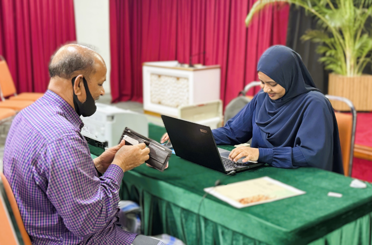 Fitr Zakat ge gothugai faqeerunnaai meeskeenun ge komme meehakah 6,000 Rufiyyaa dheefi