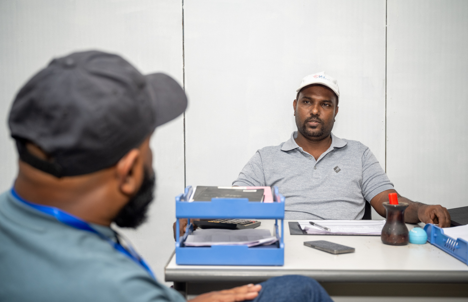 މޫސަ މިދިޔަ ހަފުތާގައި "މިހާރު" ގެ ނޫސްވެރިންނާ ވާހަކަ ދައްކަނީ.---ފޮޓޯ: ނިޝާން އަލީ|މިހާރު