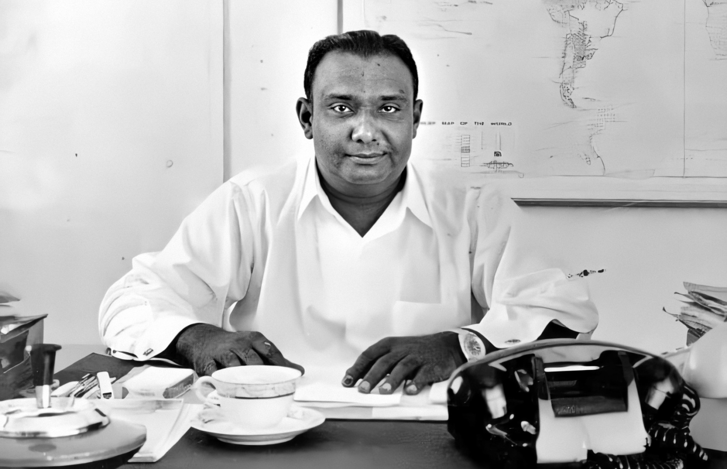 އަހުމަދު ޒަކީ: ރާއްޖޭގެ ބޮޑުވަޒީރުކަން ކުރެއްވި.