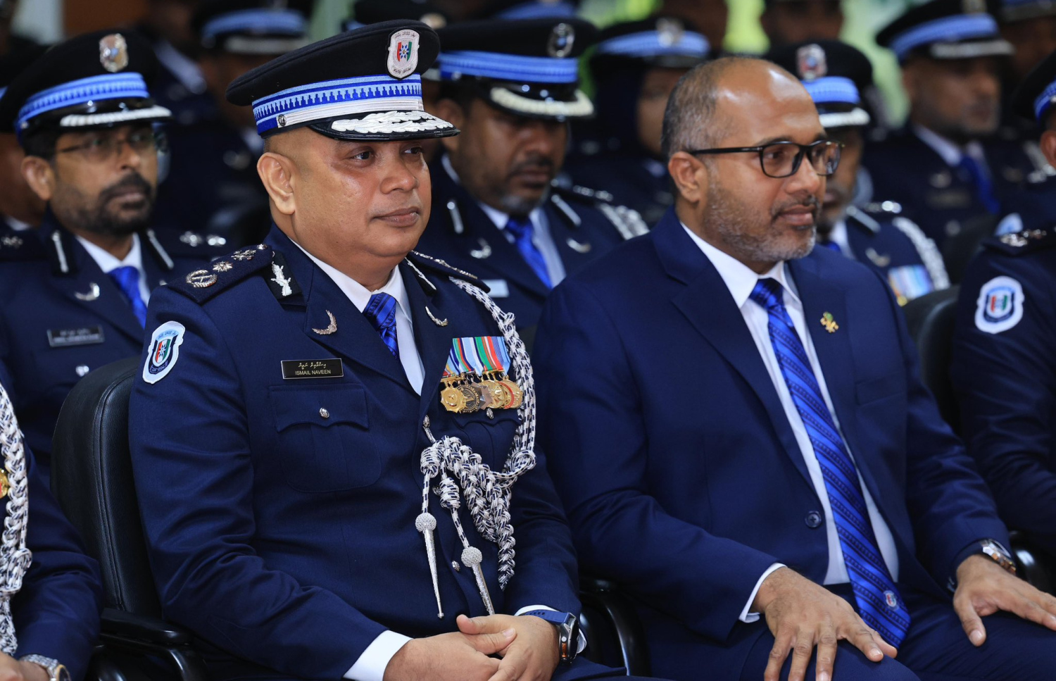 ރޭގެ ރަސްމިއްޔާތުގައި ހޯމް މިނިސްޓަރު އިހުސާން އަދި ނަވީން ބައިވެރިވެވަޑައިގަންނަވަނީ.---ފޮޓޯ: ޕޮލިސް